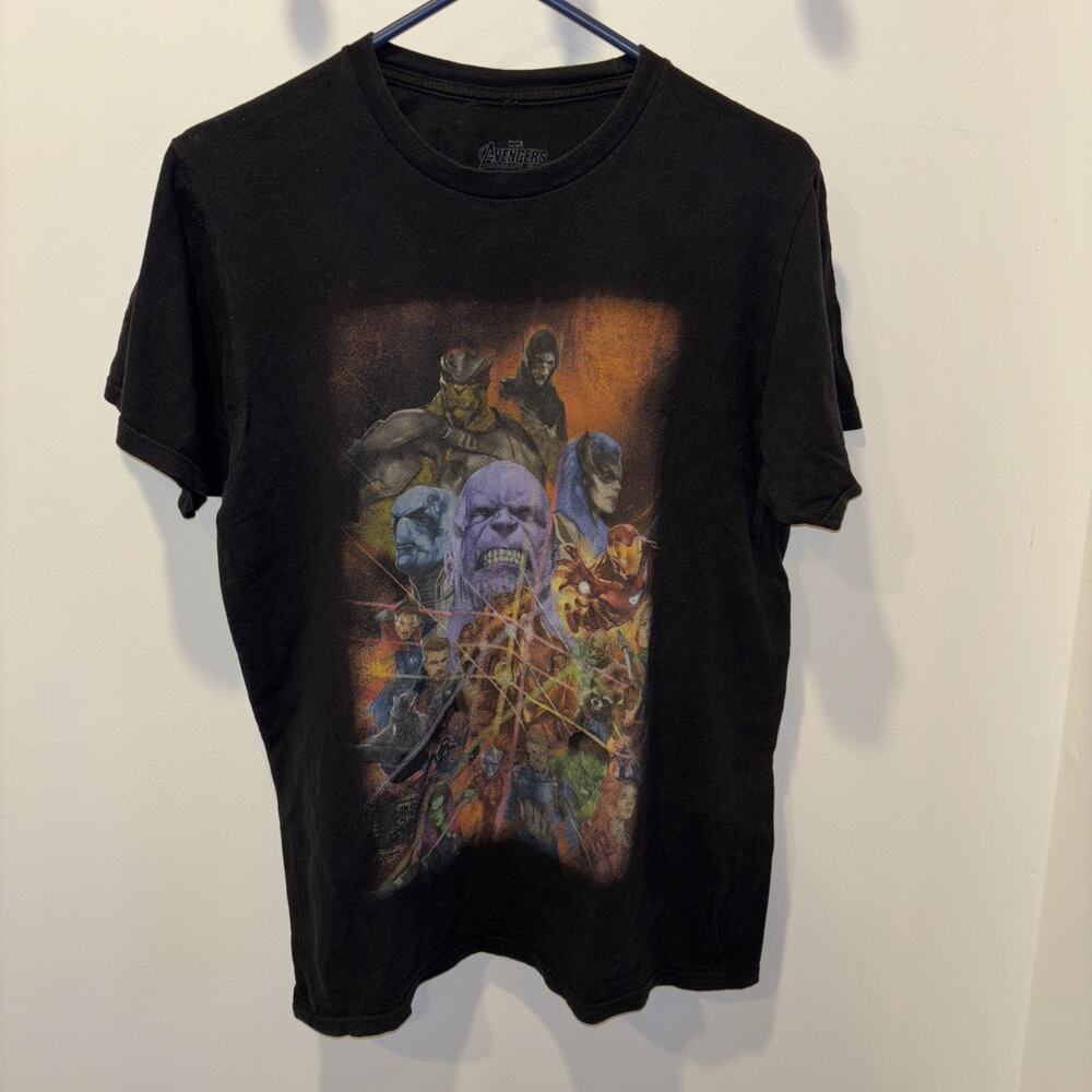 Vintage Marvel Avengers Infinity war Size Medium black Superhero Collage